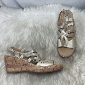 Born‎ BOC Jayna Gold Leather Cork Wedge Slingback Strappy Sandals Sz 9